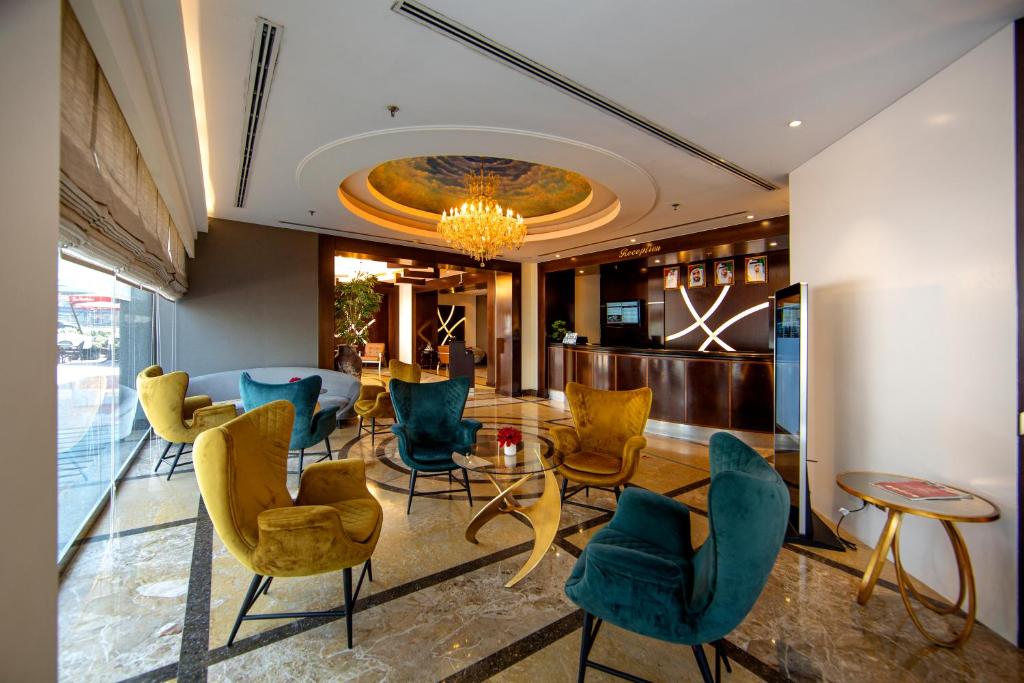 hotel Number One Tower Suites