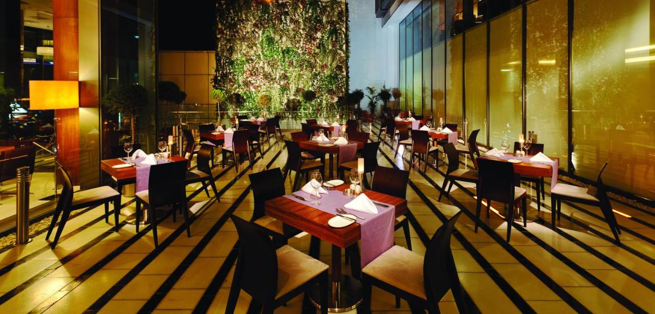 hotel CROWN PLAZA